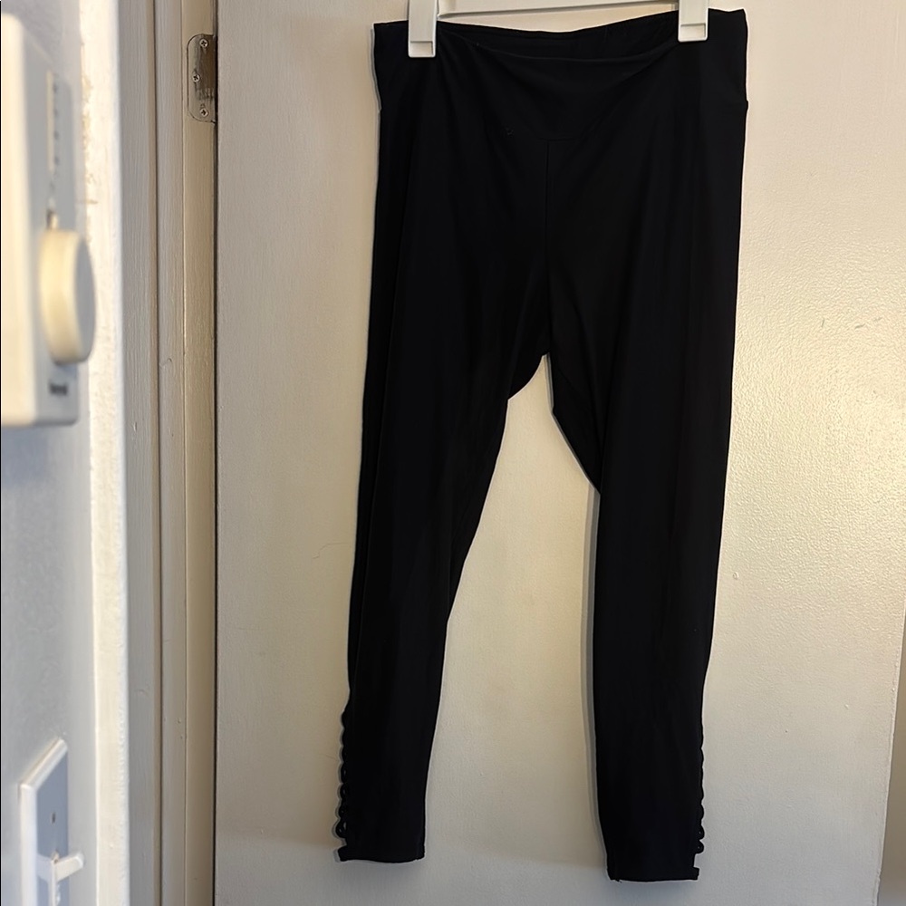 No Boundaries Black Leggings with Criss Cross Detail - Picture 4 of 5